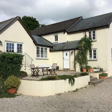 Dolton Meadowland Farm Bed & Breakfast エクステリア 写真