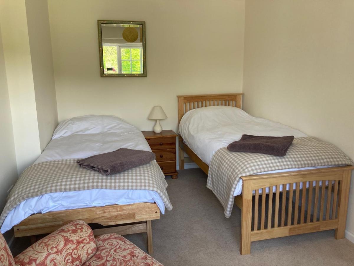 Dolton Meadowland Farm Bed & Breakfast エクステリア 写真